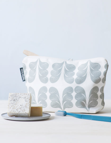 Cosmetic bag, KUUSI
